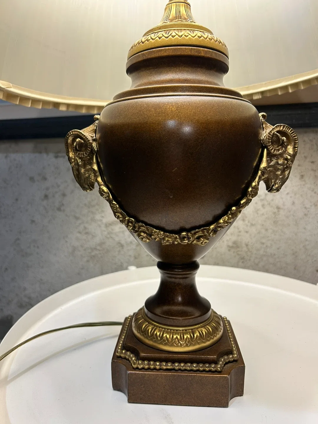Vintage Ram Head Accent Table Lamp image indicator(3)