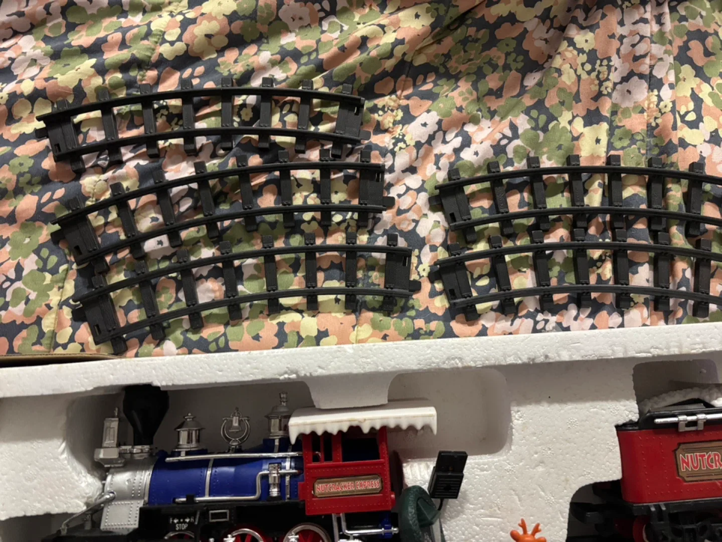 Master Holiday Nutcracker Express Train Set image indicator(2)