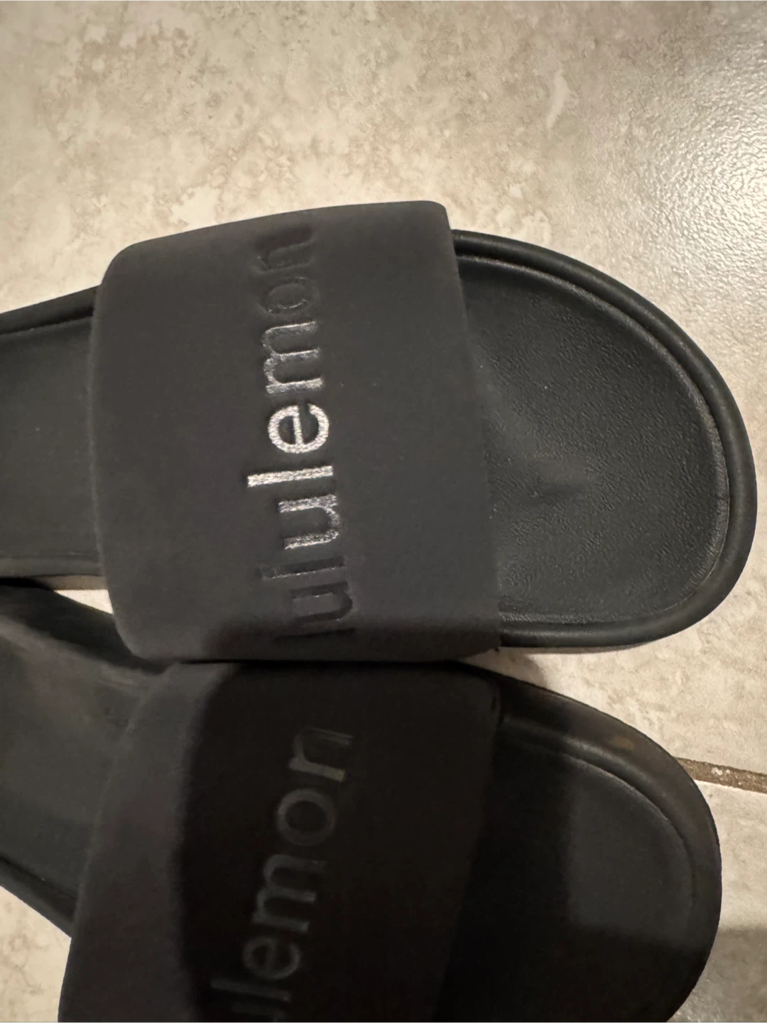 Lululemon Slides - Size 8 - Black - photo 2