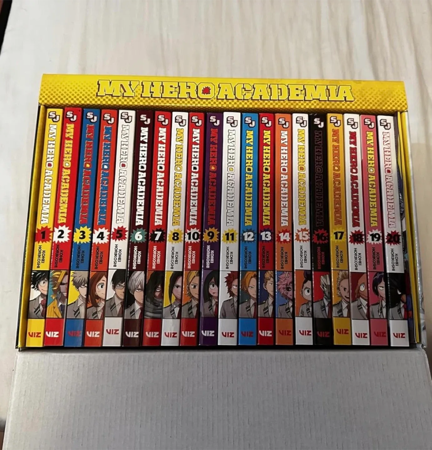 Tokyo Ghoul + My Hero Academia Manga Box Sets image indicator(2)