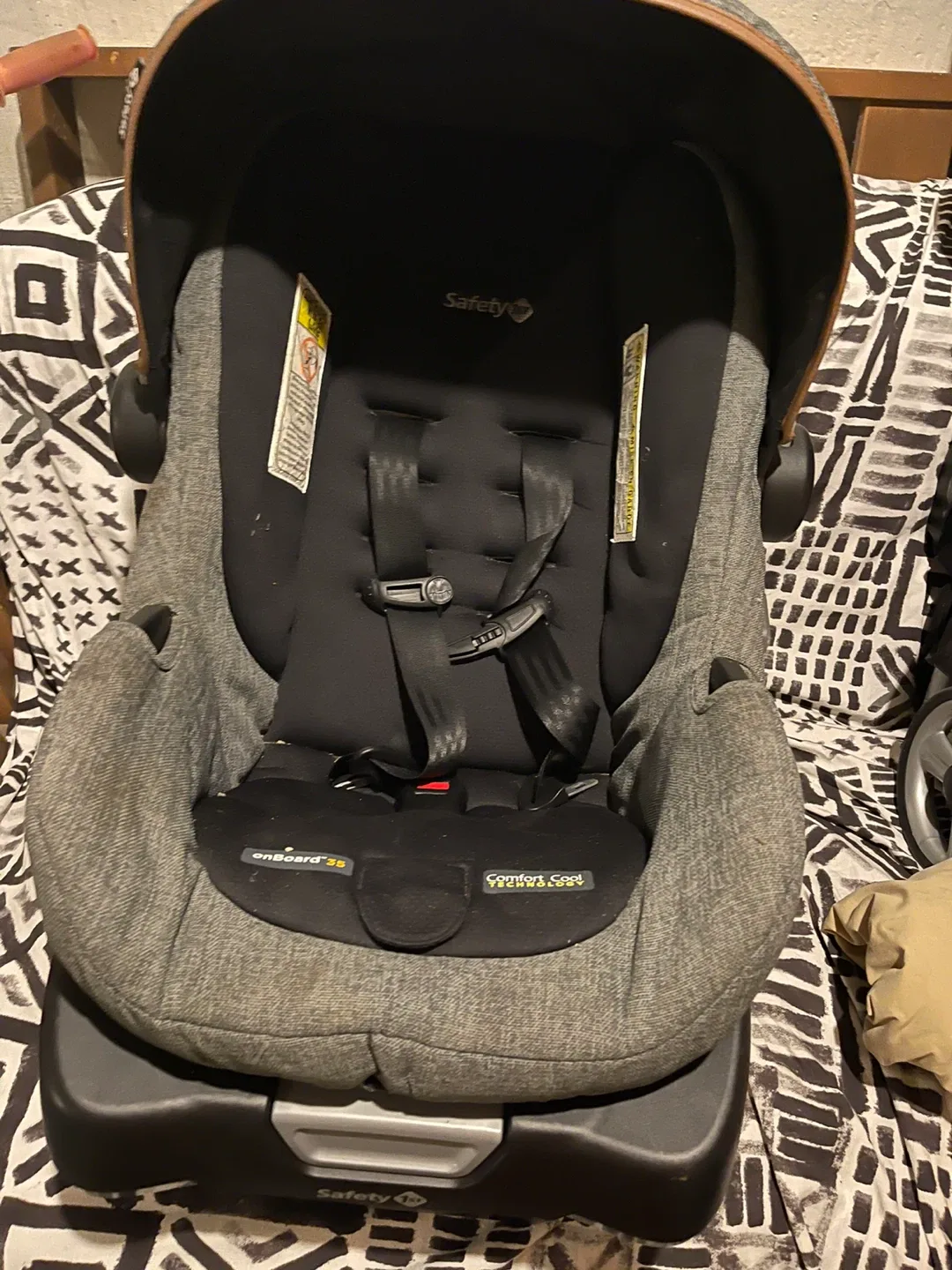 Safety 1st Infant Car Seat & Stroller image indicator(2)