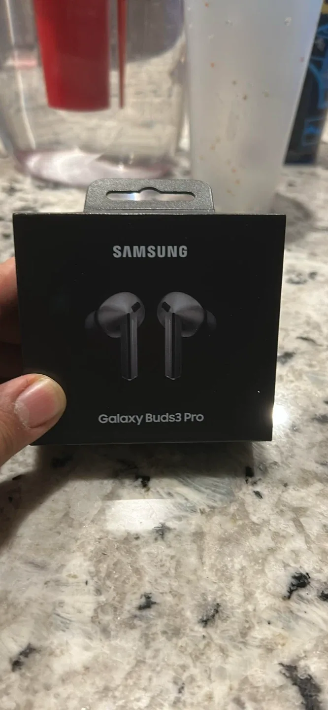 Samsung Galaxy Buds3 Pro - New in Box! image indicator(2)