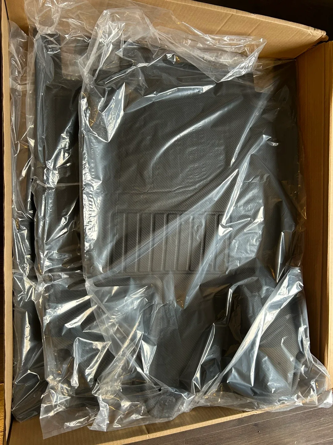 Spigen WeatherBloc Floor Mats Set Designed for Tesla Cybertruck image indicator(5)