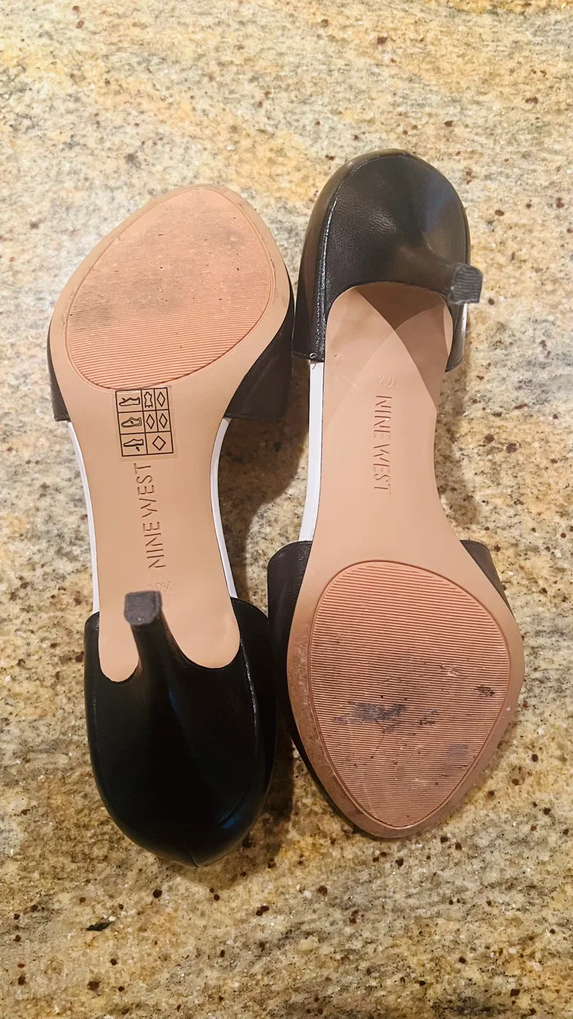 Nine West Black Heels, Size 10M image indicator(3)