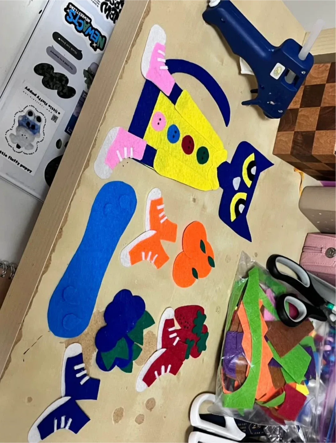 Pete the Cat Felt Story Kit image indicator(2)