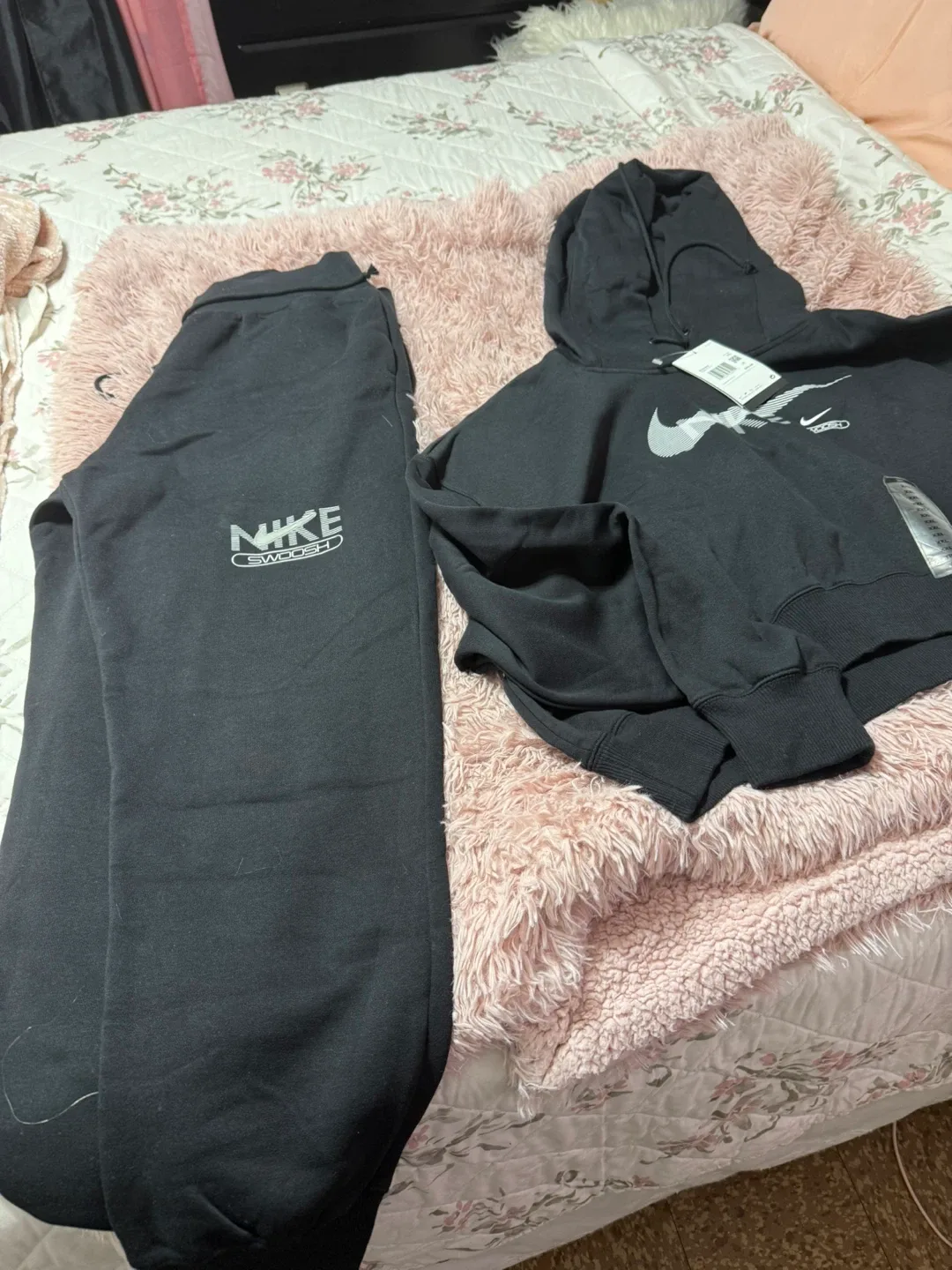 Nike XXL Black Hoodie & Sweatpants Set - New with Tags! image indicator(5)