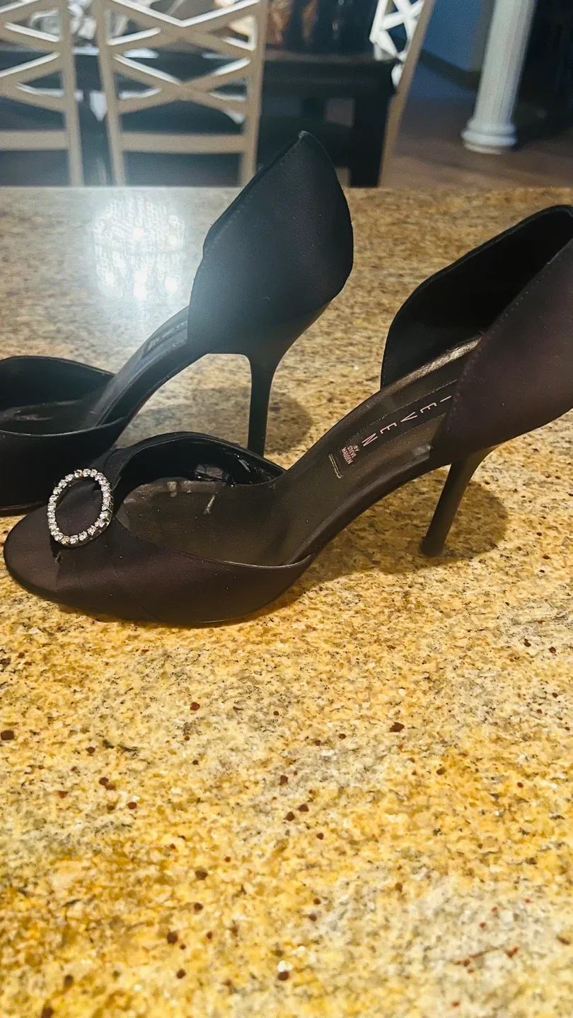 Steven Madden Black Heels Size 10 image indicator(2)