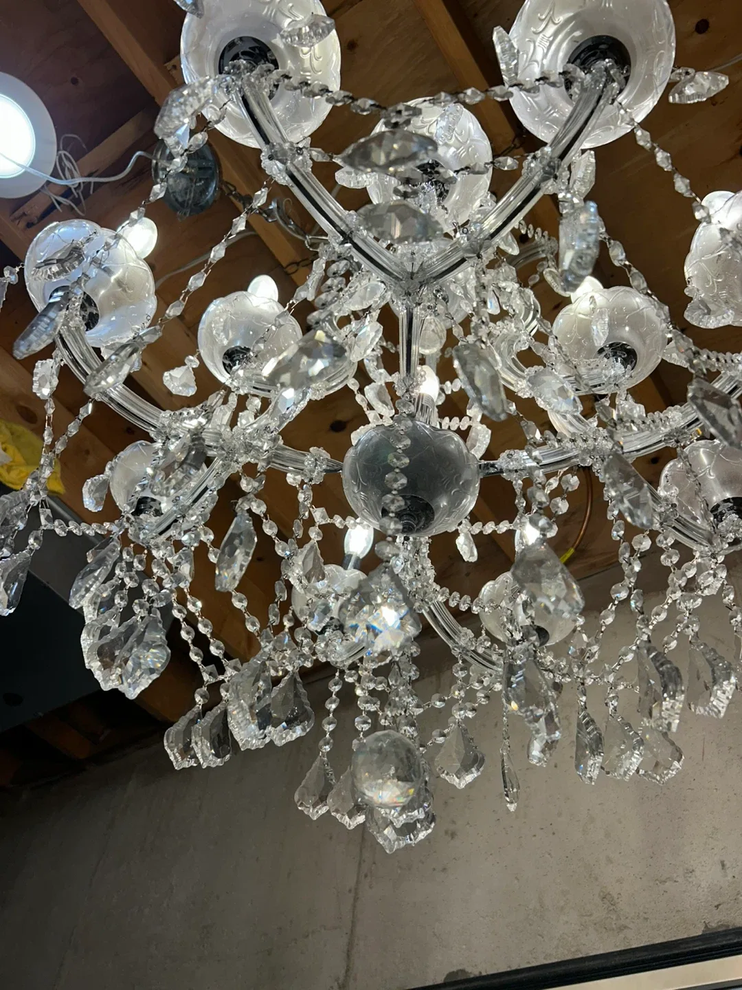 Crystal Chandelier image indicator(2)