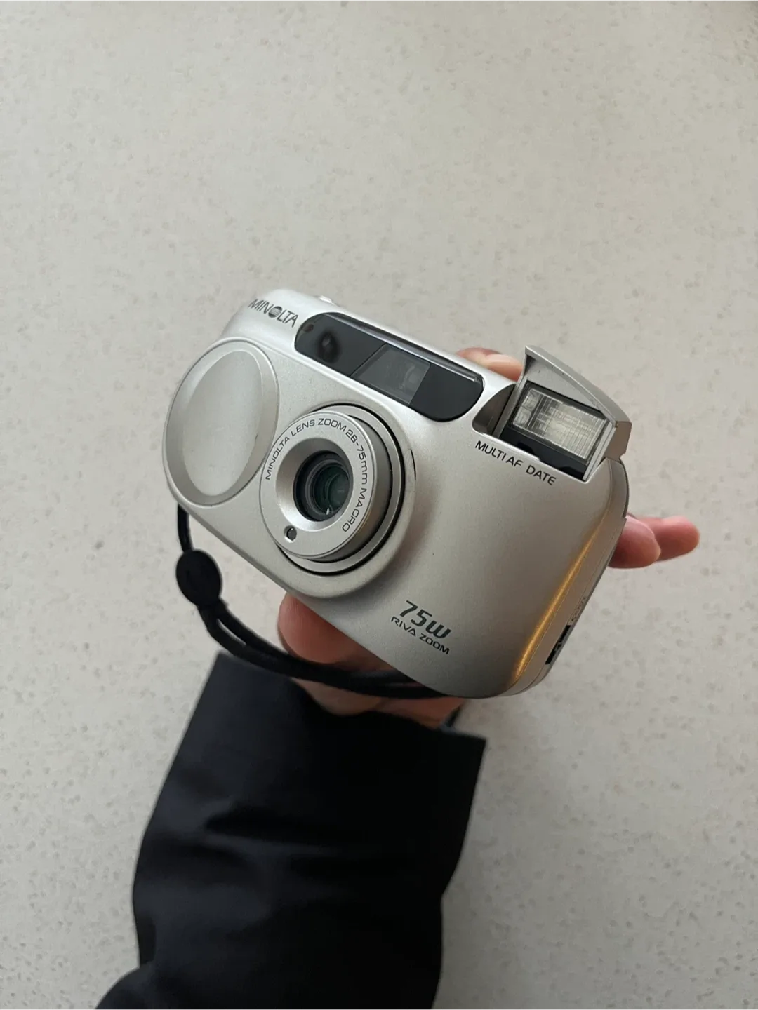 Minolta 35mm Film Camera, Exceptional Captures image indicator(8)