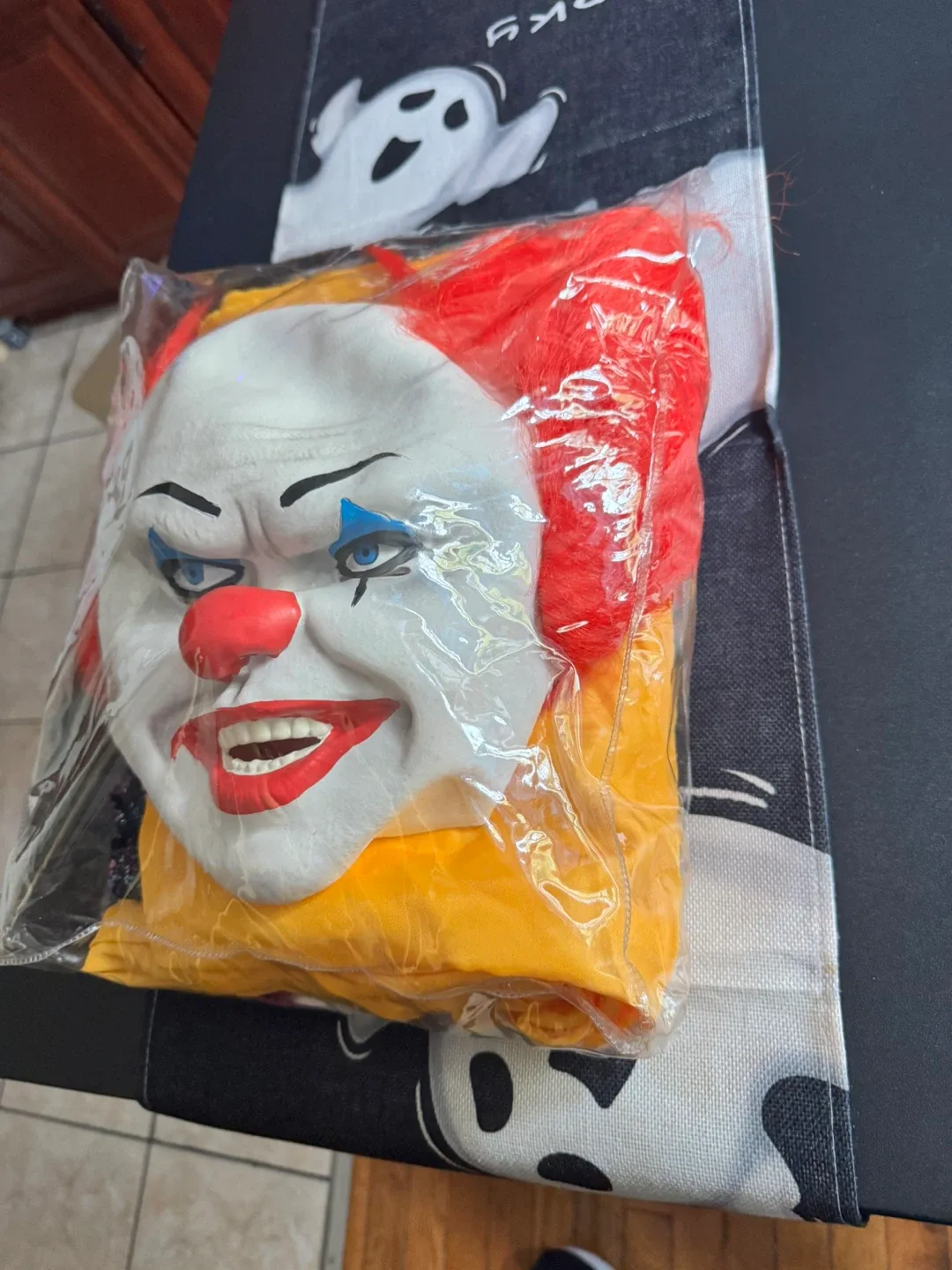 IT The Movie Clown Costume L/XL image indicator(4)
