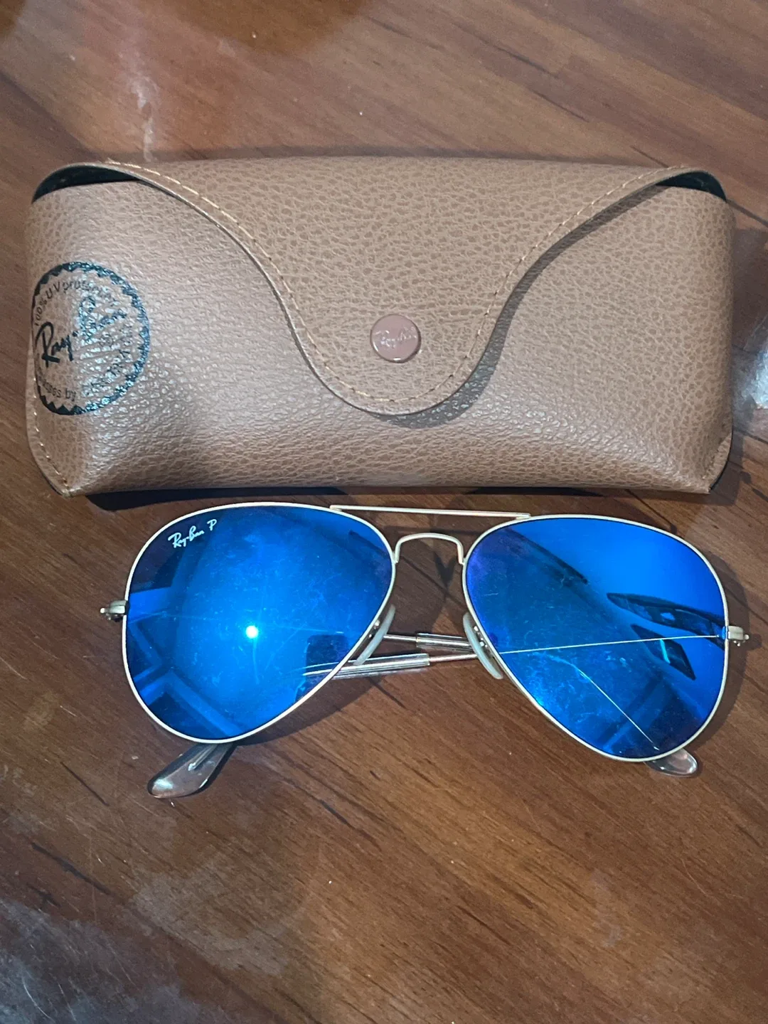 Ray-Ban Aviator Sunglasses with Case image indicator(2)