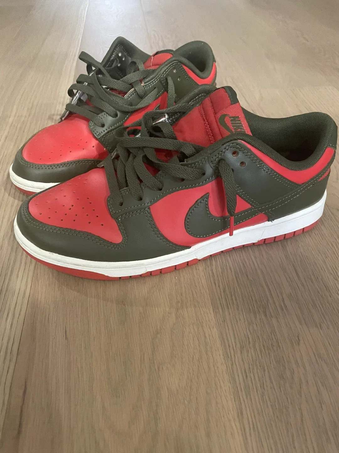 Nike Dunk Low Red/Olive image indicator(3)