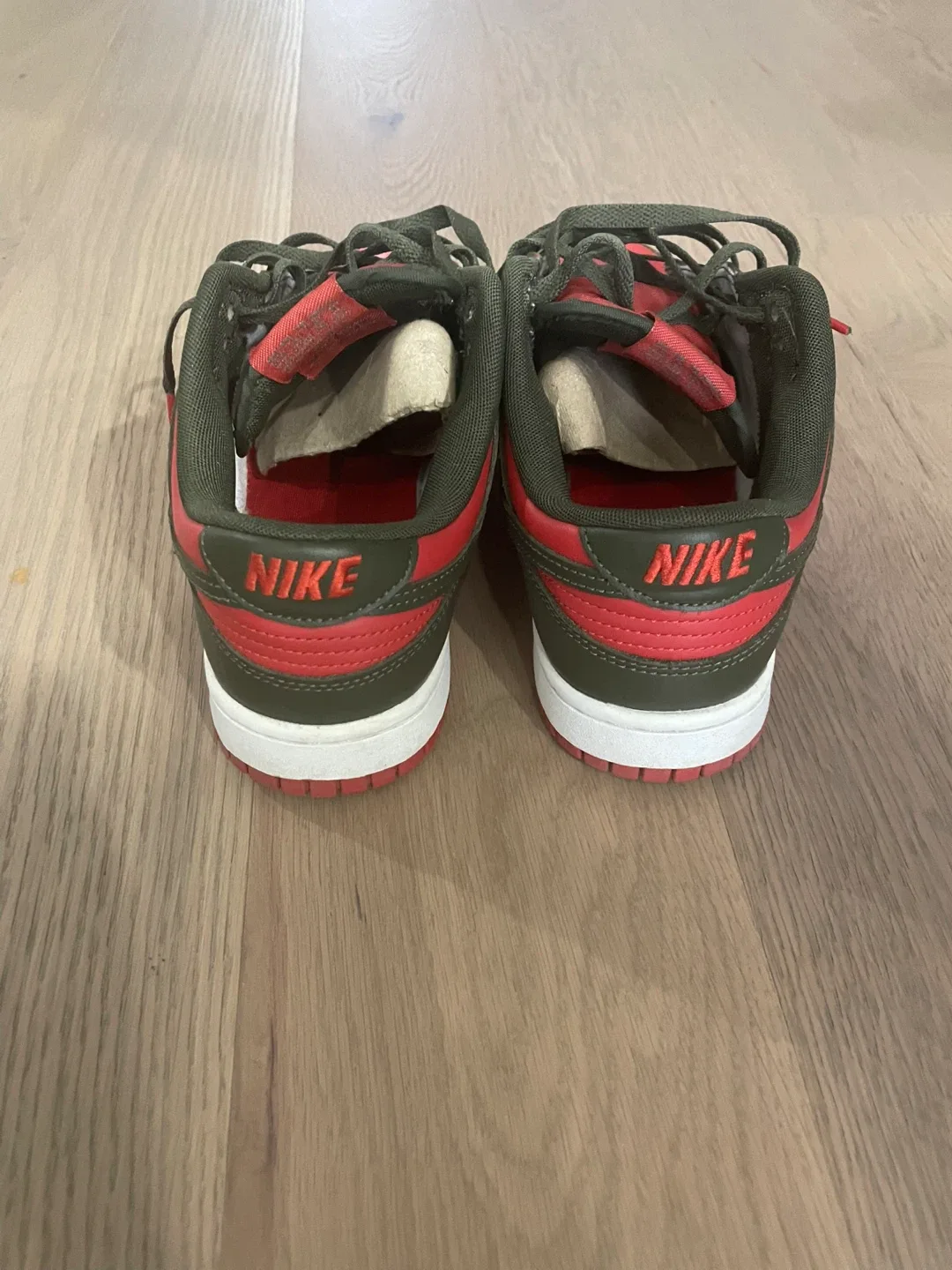 Nike Dunk Low Red/Olive image indicator(2)