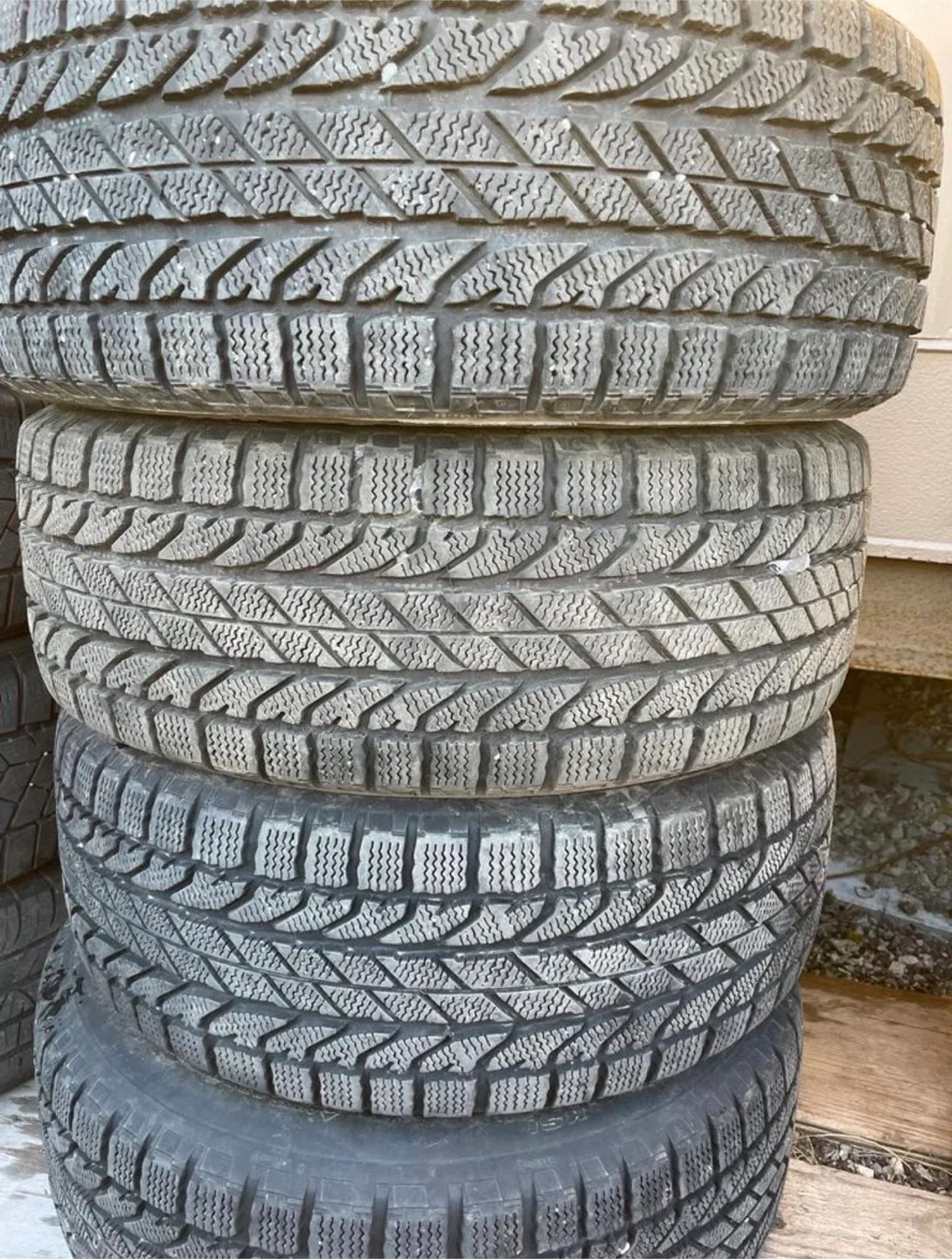 BFGoodrich 205/55R16 Winter Tire with Rim – Excellent Condition!