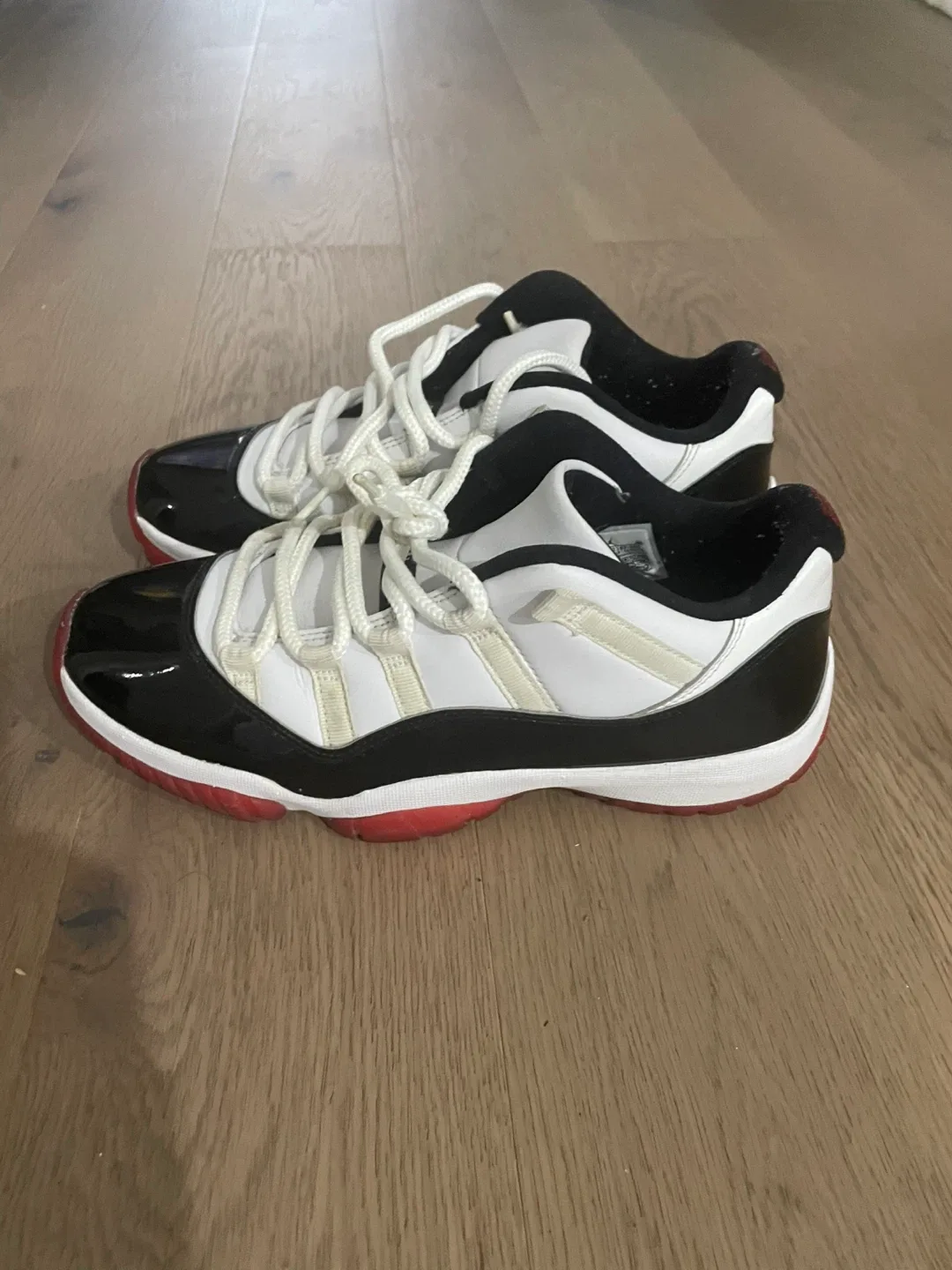 Air Jordan 11 Retro Concord Bred image indicator(3)