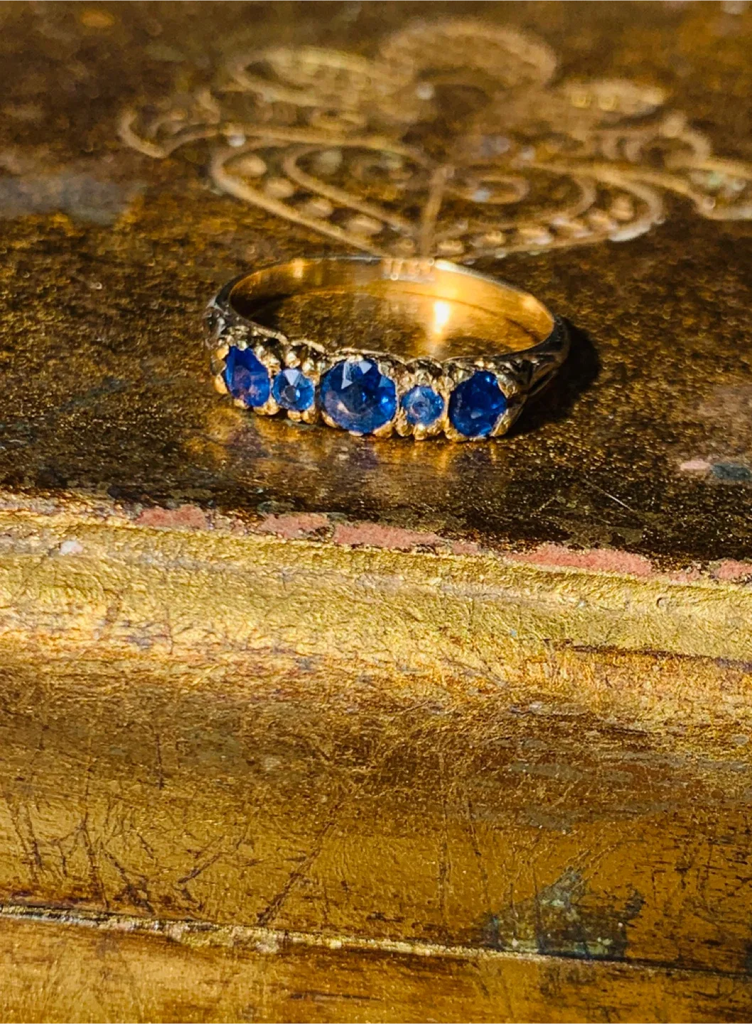 Antique pure 18k Gold, 5 Genuine Sapphire Ring image indicator(2)