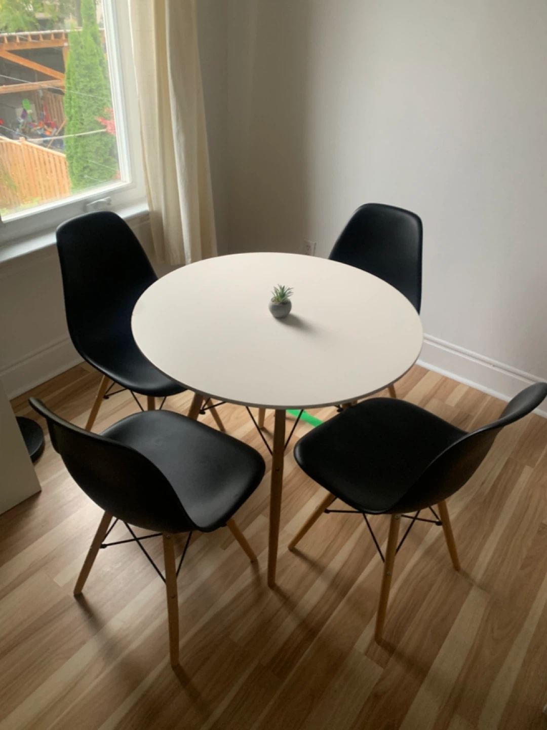 Round Dining Table with 4 Chairs - White