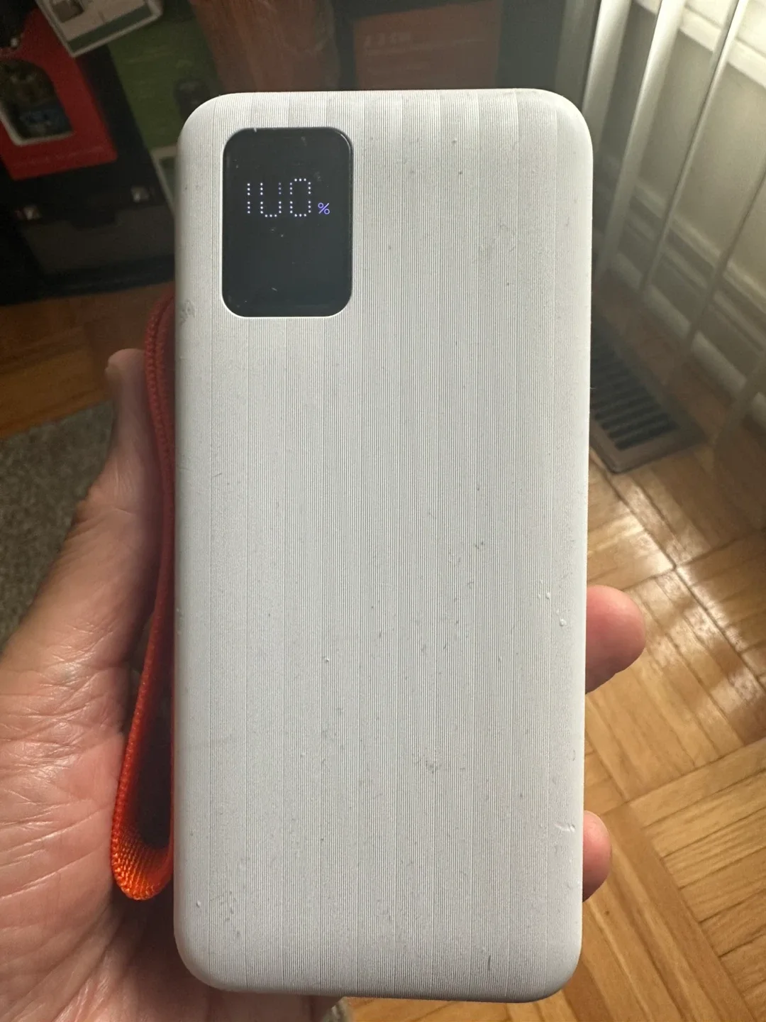 White Portable Charger Power Bank image indicator(3)