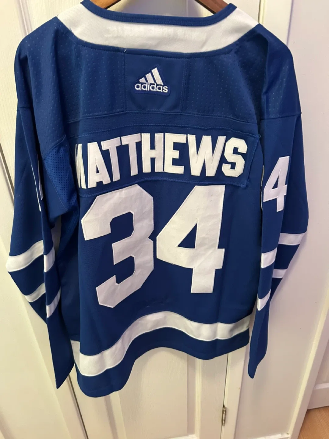 Adidas Toronto Maple Leafs Matthews #34 Jersey image indicator(2)