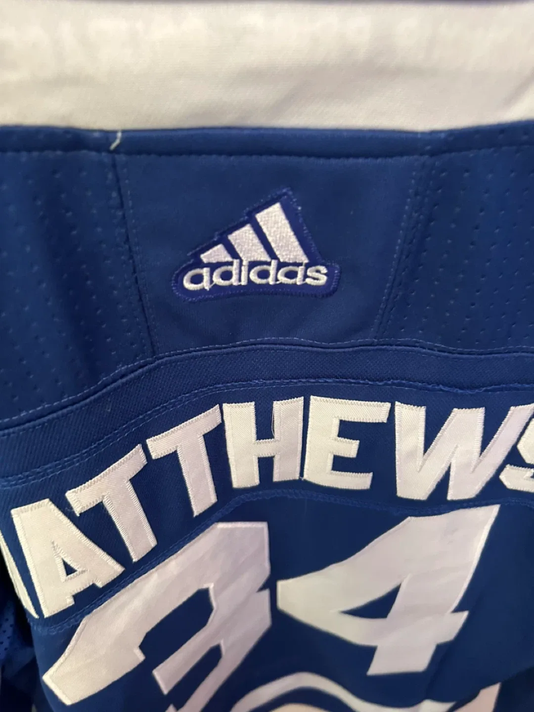 Adidas Toronto Maple Leafs Matthews #34 Jersey image indicator(5)
