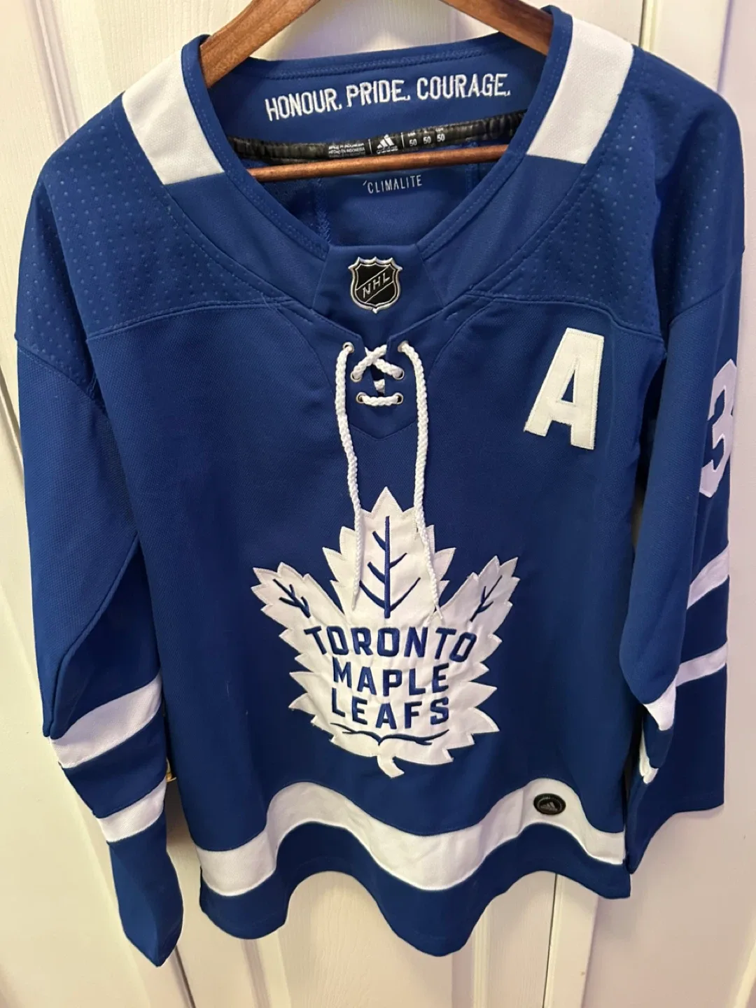 Adidas Toronto Maple Leafs Matthews #34 Jersey image indicator(4)