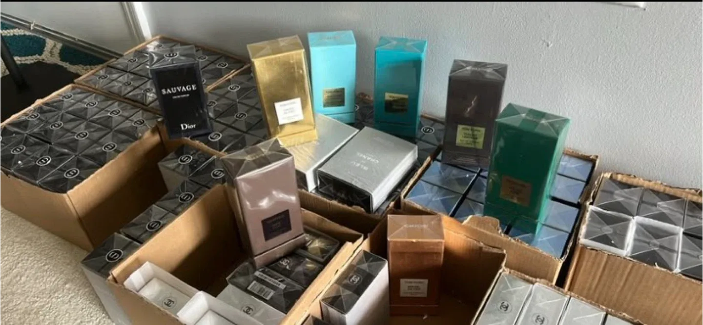 Bulk Supplier Tom Ford, Yves Saint Laurent, Dior, Chanel Perfume image indicator(6)