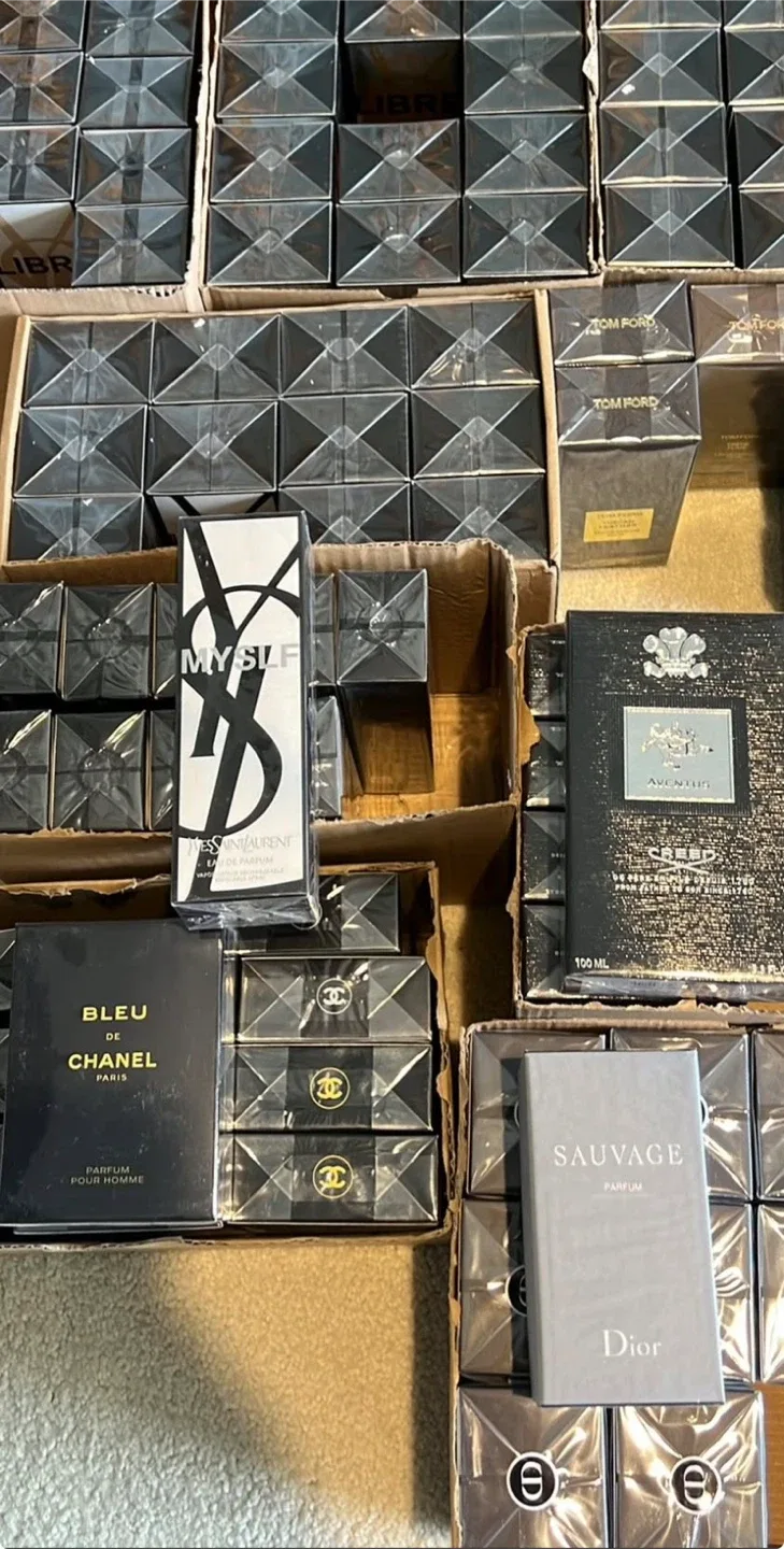 Bulk Supplier Tom Ford, Yves Saint Laurent, Dior, Chanel Perfume image indicator(3)