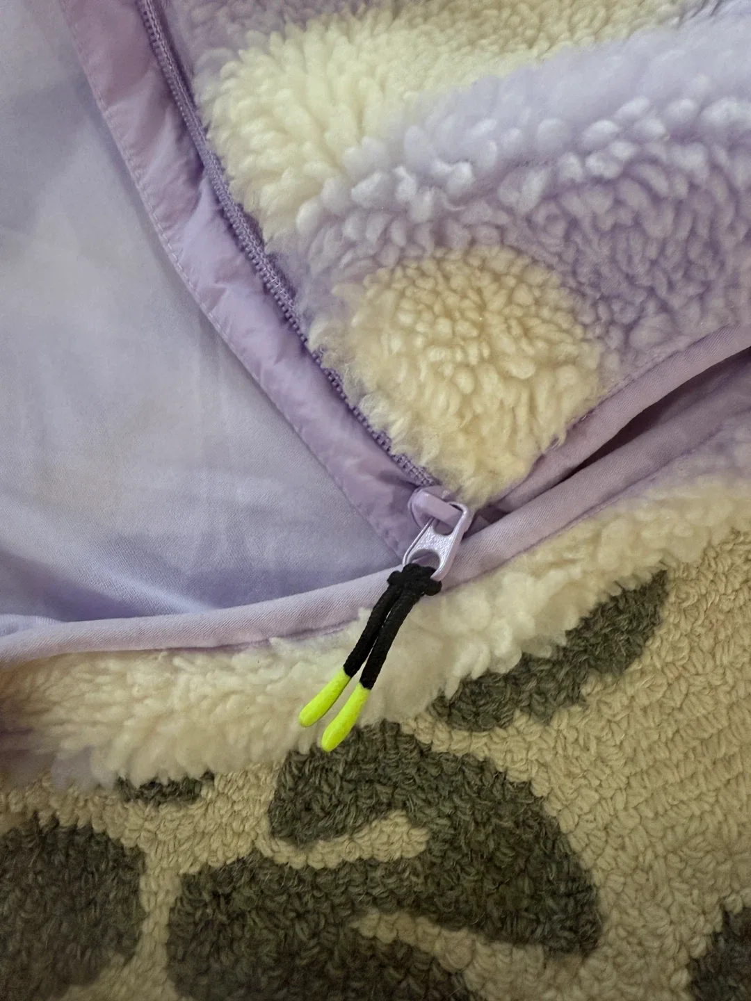 H&M Girl's Fleece Jacket - Size 8-10 image indicator(5)