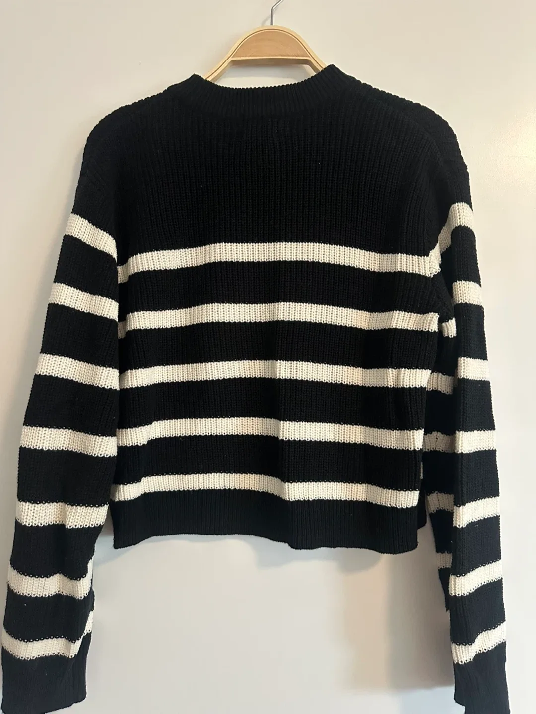 H&M Women Sweater image indicator(3)