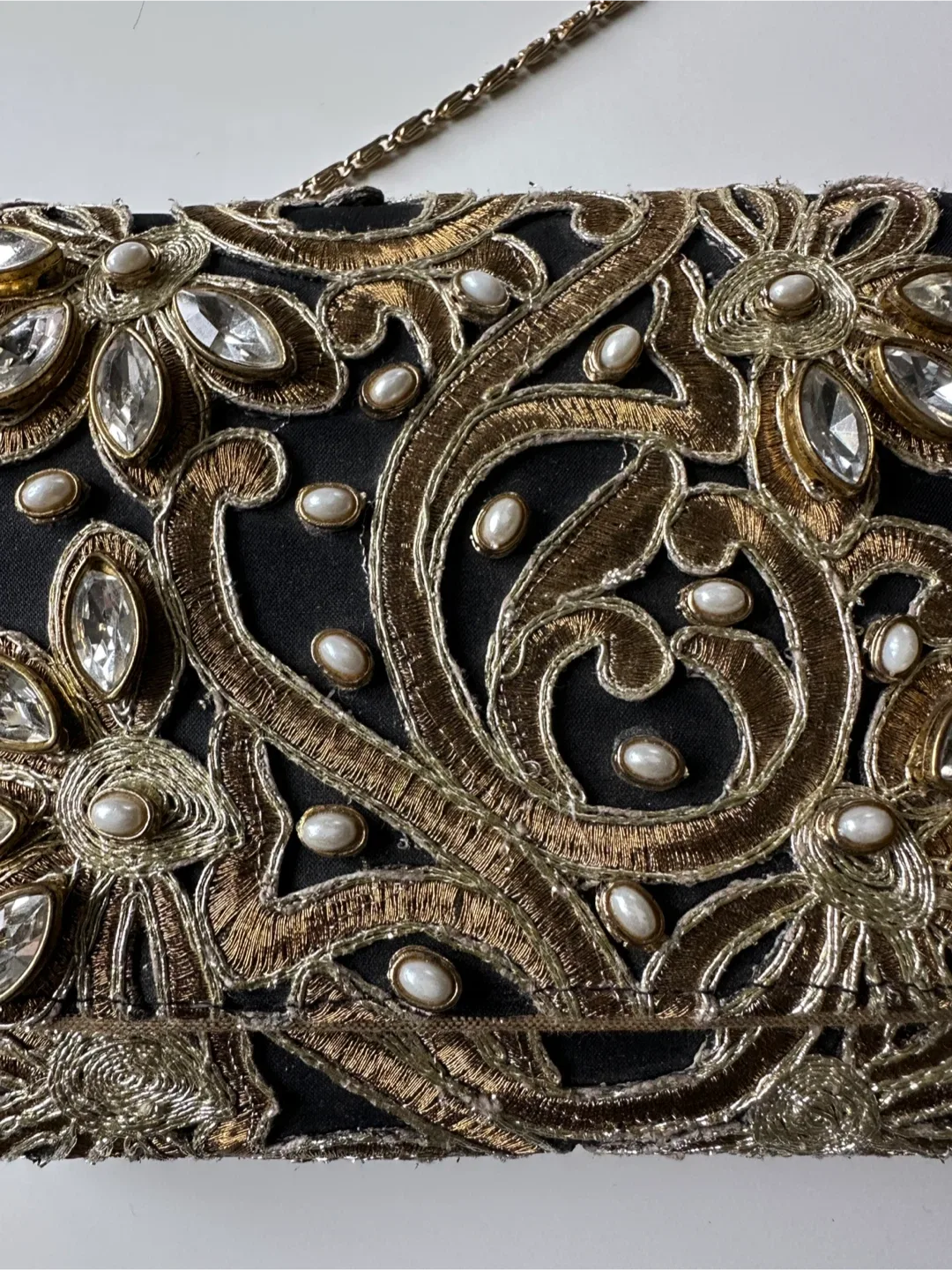 Embroidered Clutch Purse - $15 - East York image indicator(2)