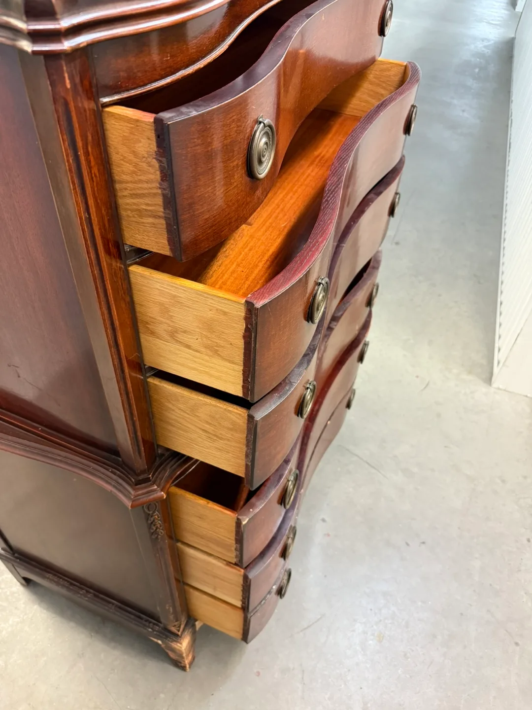 Wooden Chest of Drawers image indicator(9)