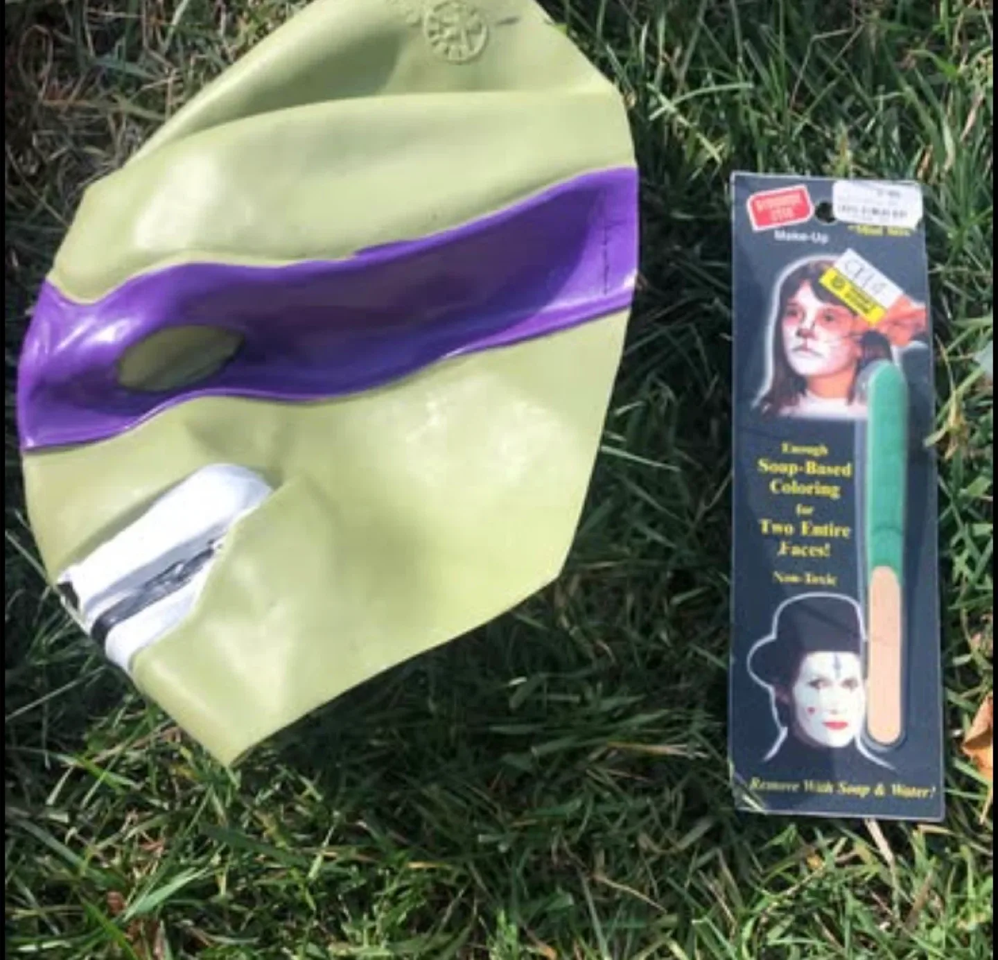 Halloween Costumes must go today. image indicator(4)