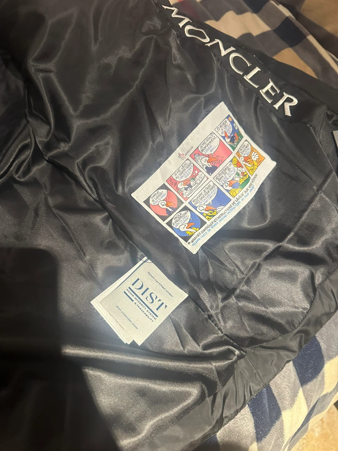Moncler Black Padded Down Jacket - photo 2