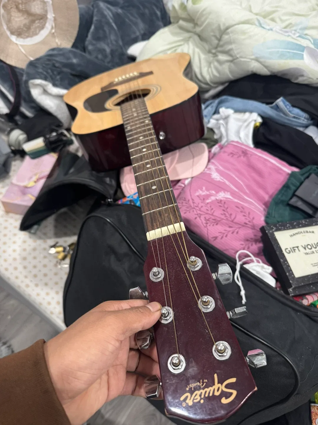 Squier by Fender Acoustic Guitar image indicator(2)