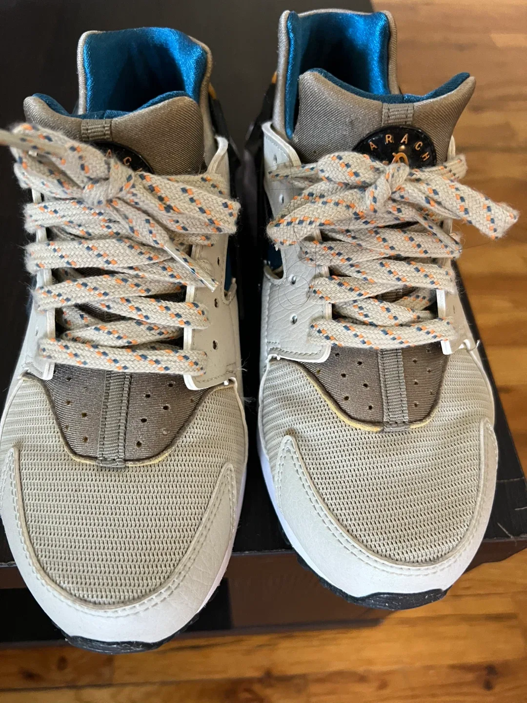 Nike Air Huarache Sneakers image indicator(2)