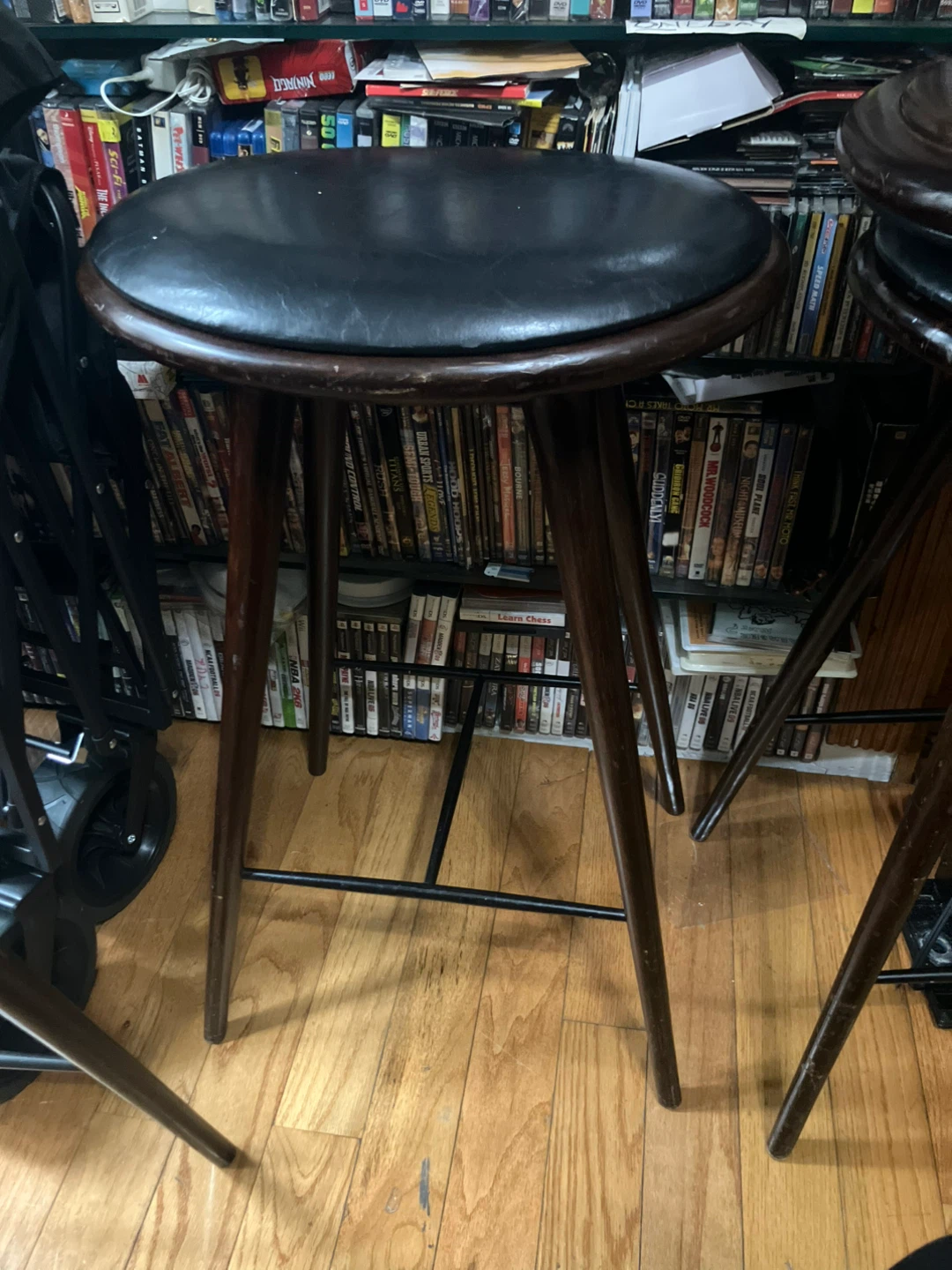 5 Mater Bar Stool - Black Leather Seat