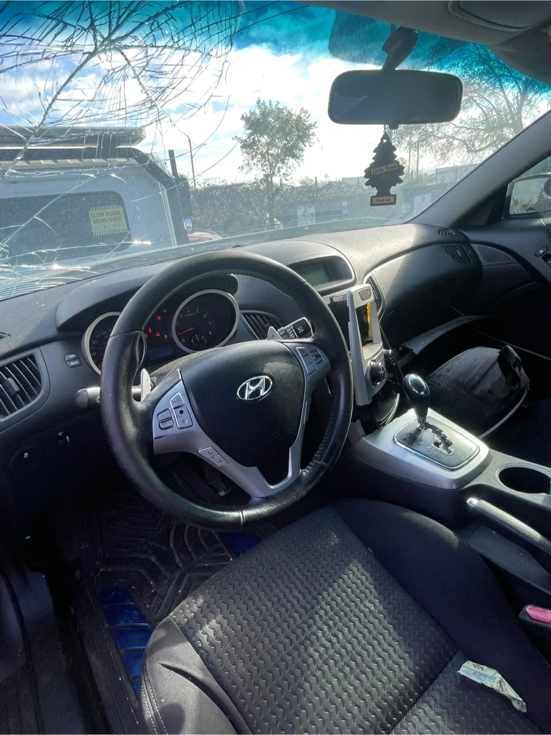 Hyundai Genesis 2.0T - Damaged fully parting out image indicator(4)