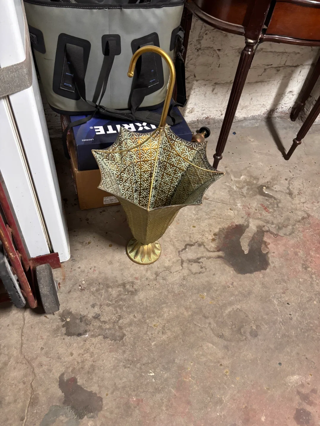 Umbrella Stand all brass Gold Finish image indicator(2)