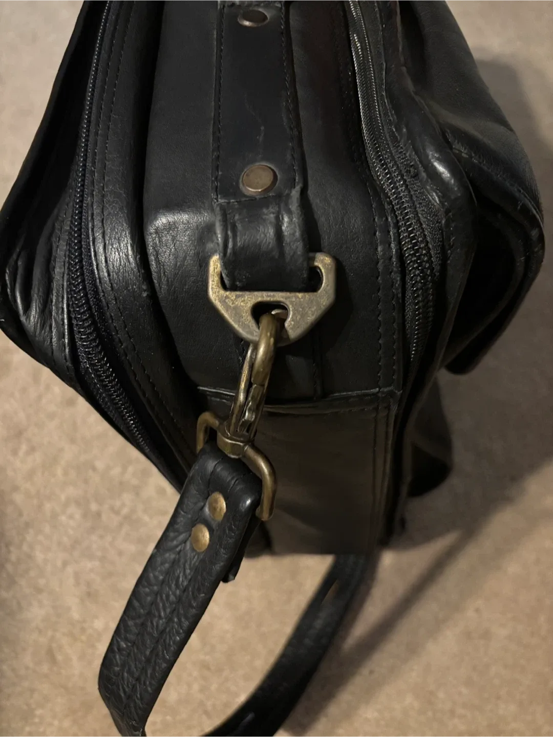 Genuine Leather Black Briefcase/Laptop Bag image indicator(8)