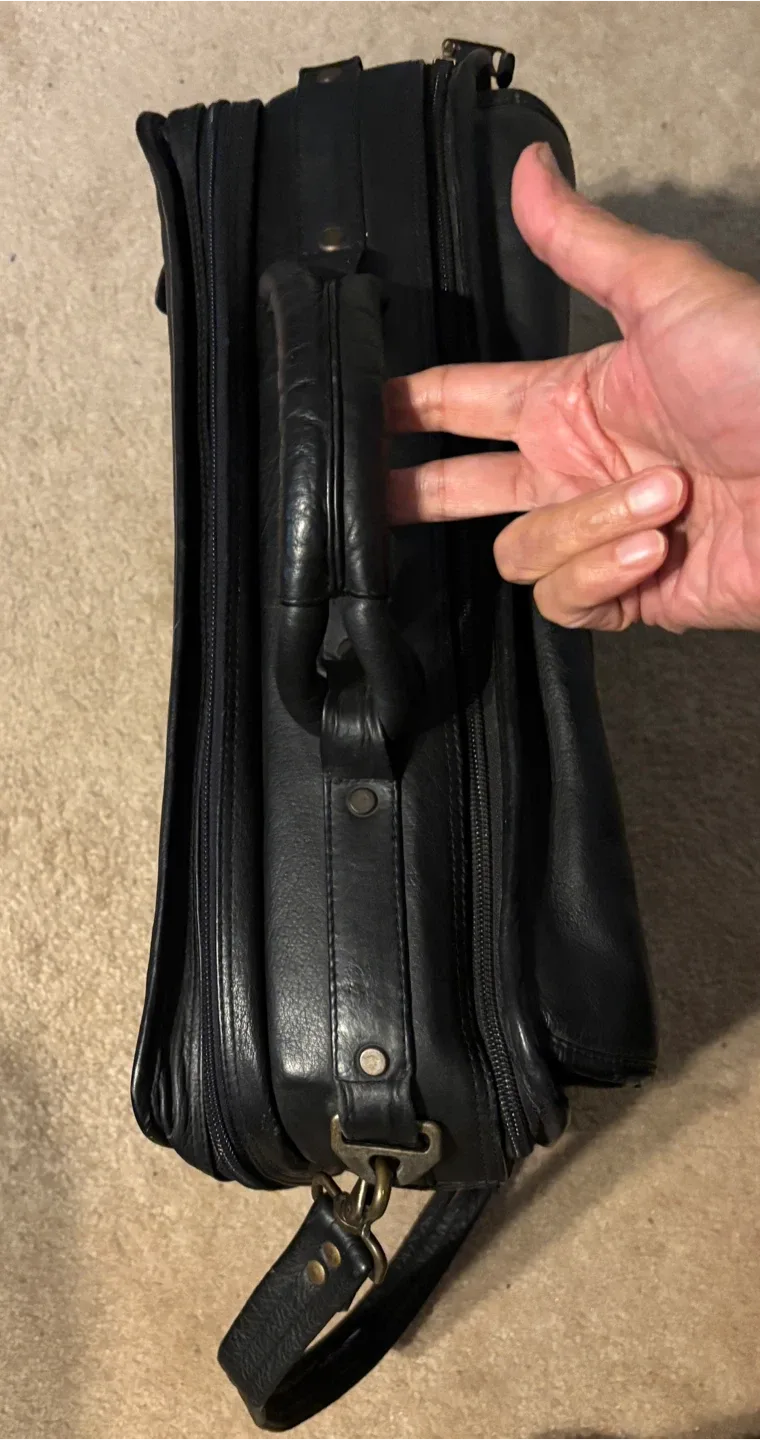 Genuine Leather Black Briefcase/Laptop Bag image indicator(7)