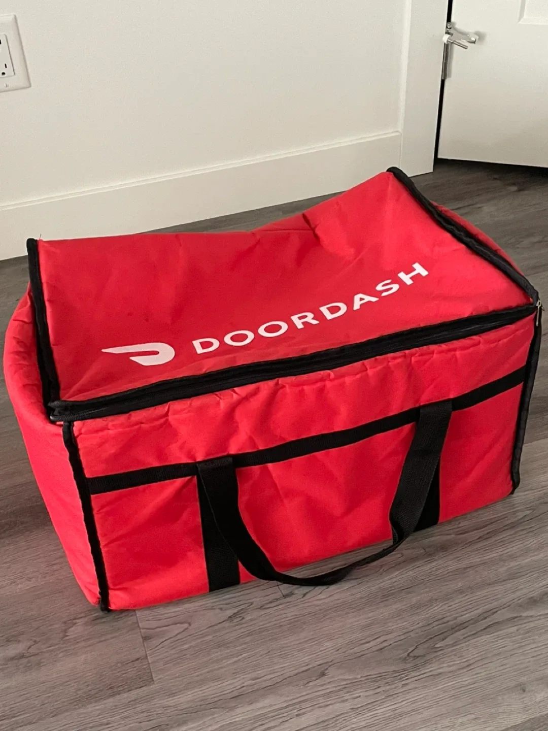 DoorDash Catering Food Delivery Bag thumbnail