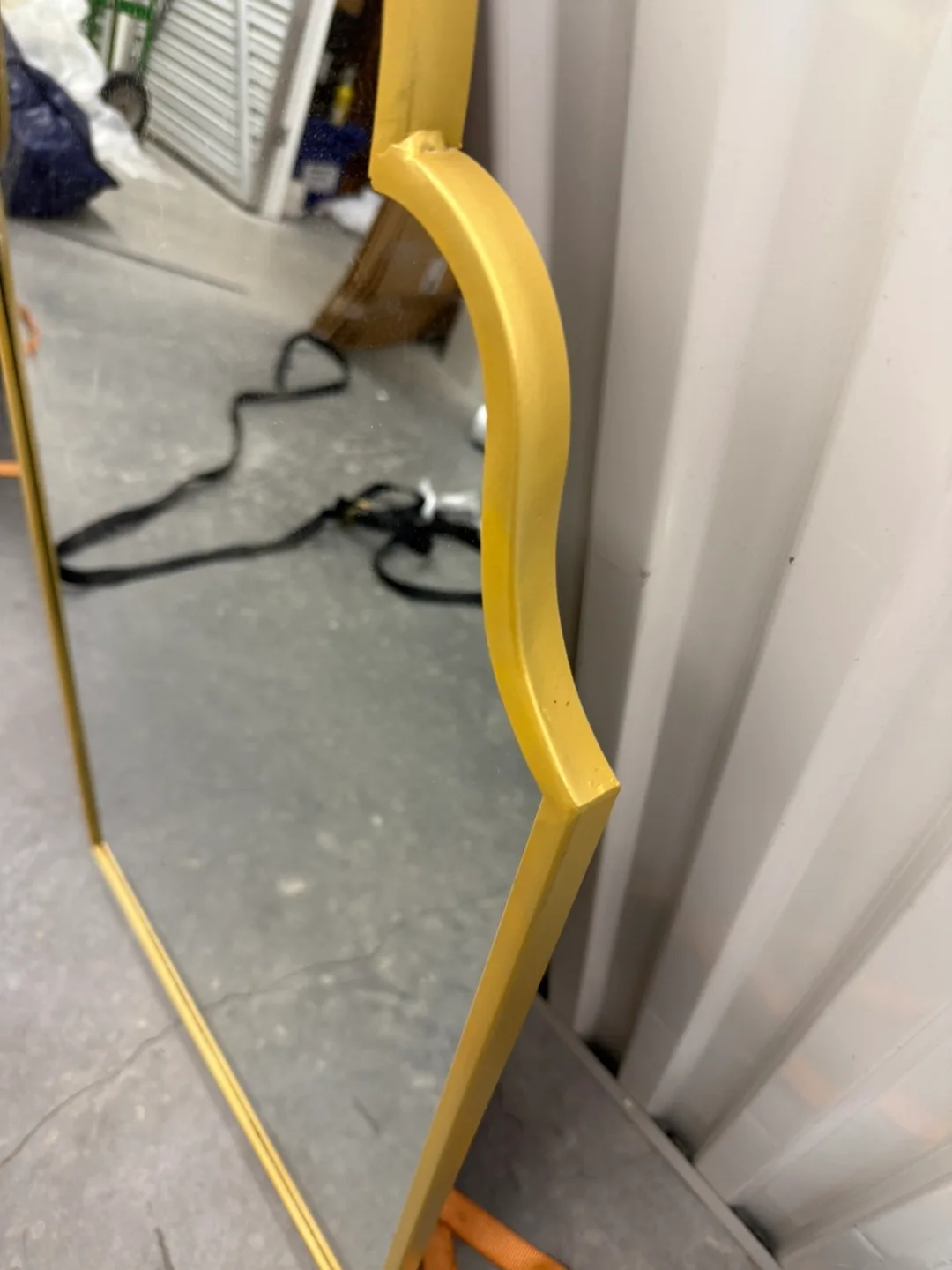 Gold Framed Wall Mirror image indicator(3)