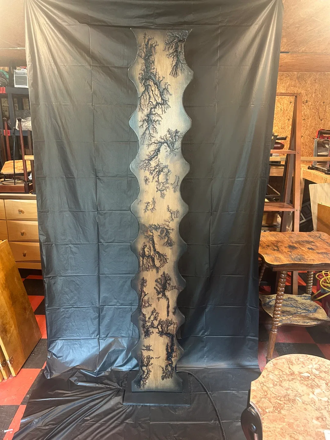 Fractal burned floor lamp image indicator(2)