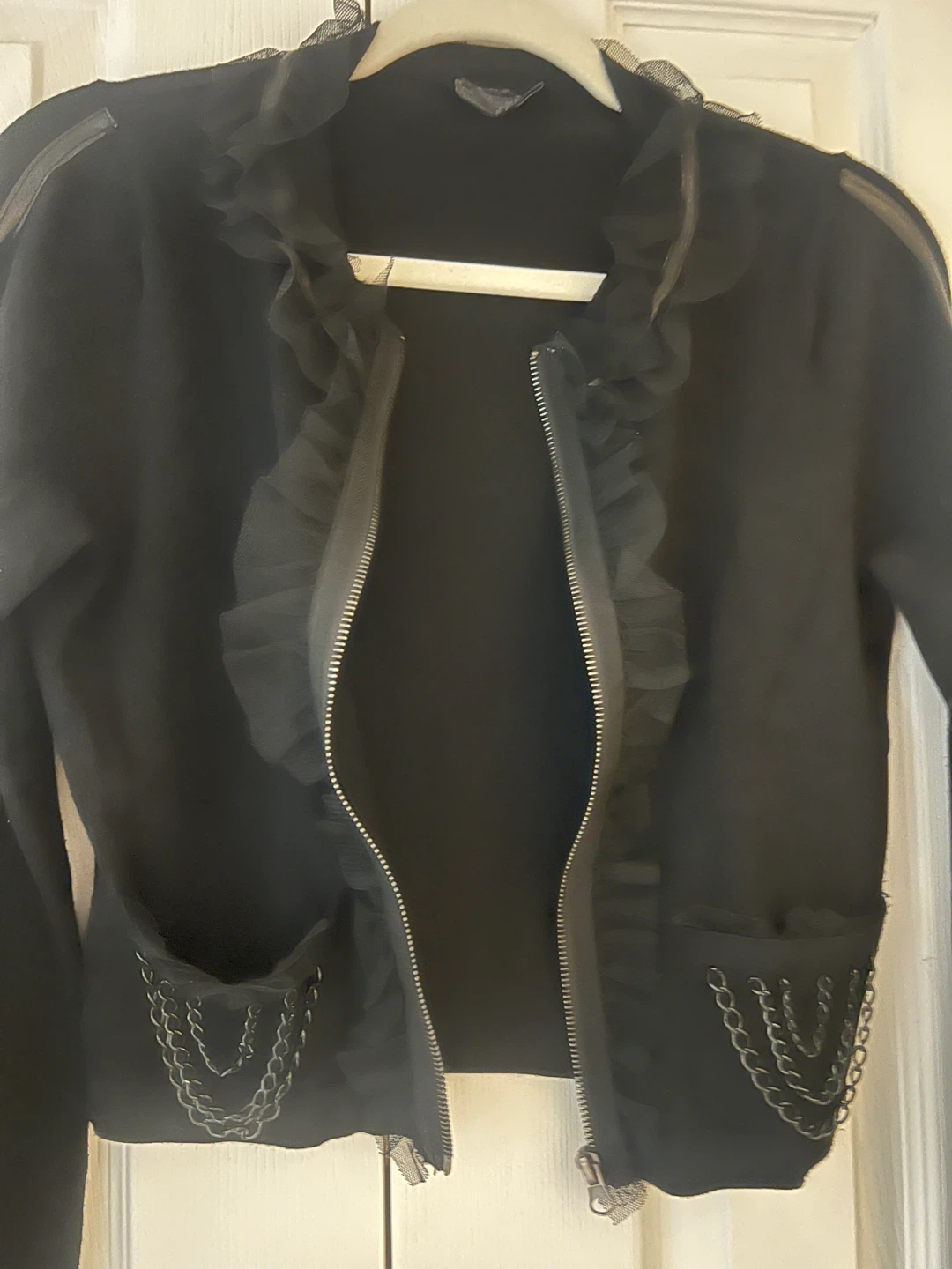 Black Top with Ruffle and Chain Detail - photo 2