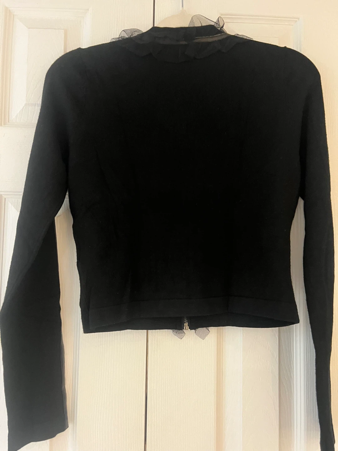 Black Top with Ruffle and Chain Detail - photo 4