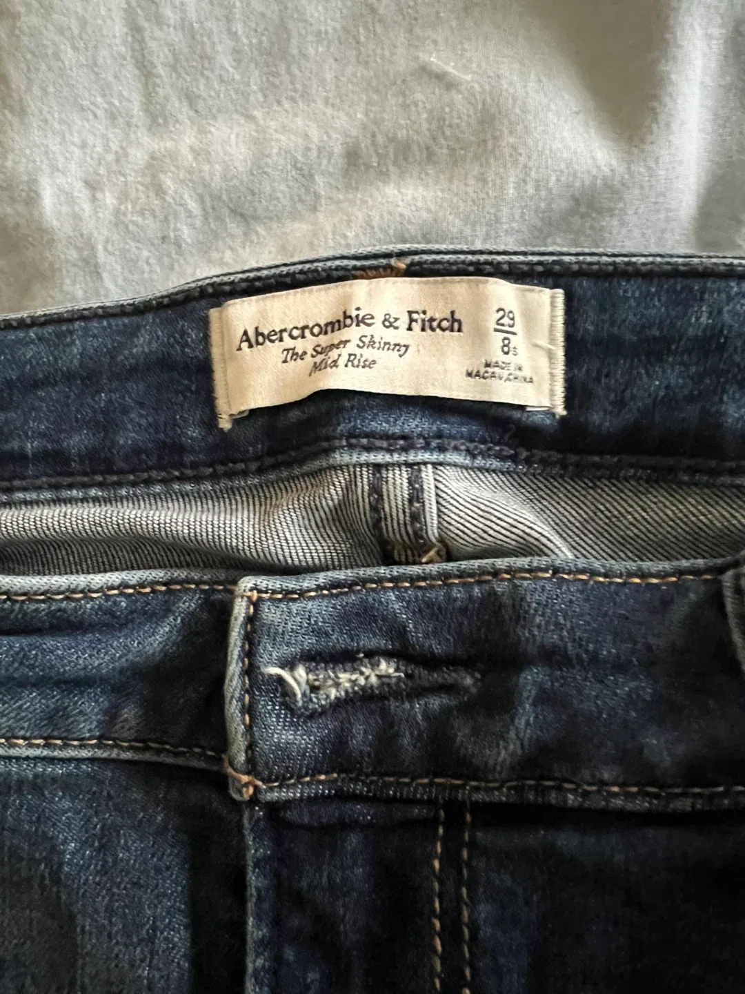 Abercrombie & Fitch Super Skinny Mid Rise Jeans - Size 29