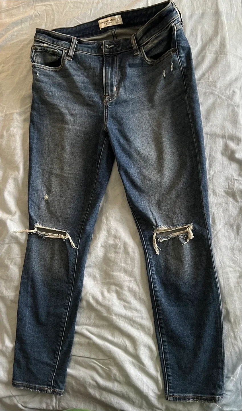 Abercrombie & Fitch Super Skinny Mid Rise Jeans - Size 29 image indicator(2)