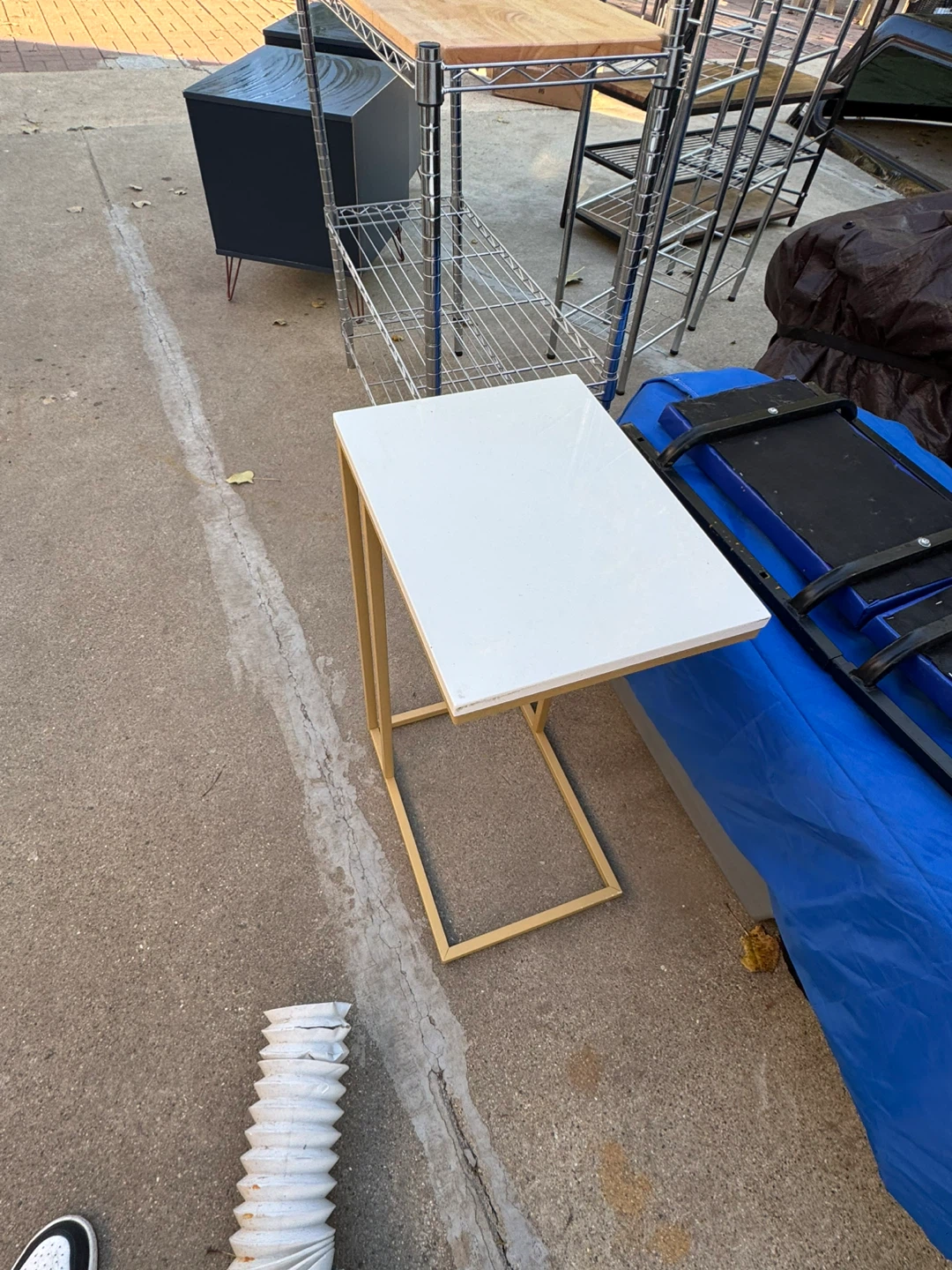 White & Gold Accent Table - 28" Tall - photo 2