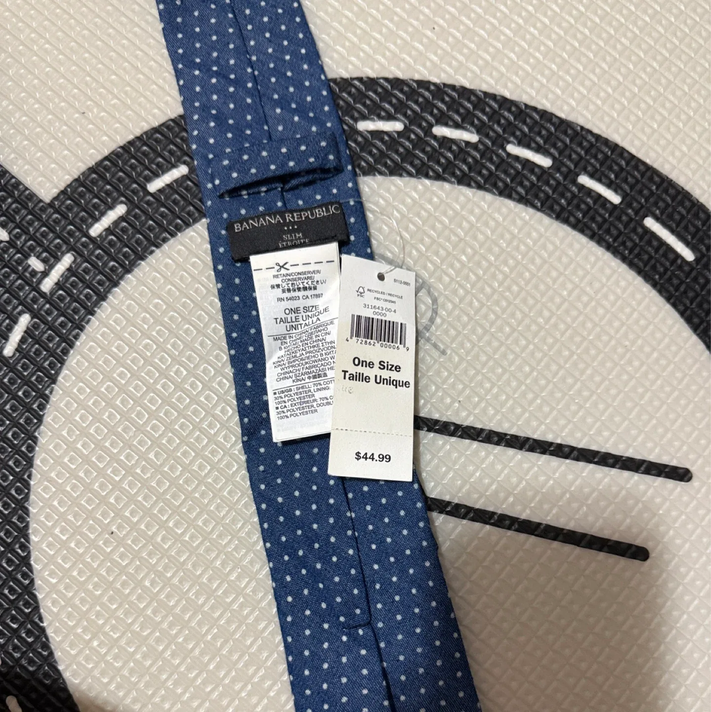 Banana Republic Slim Dotted Tie - New image indicator(2)