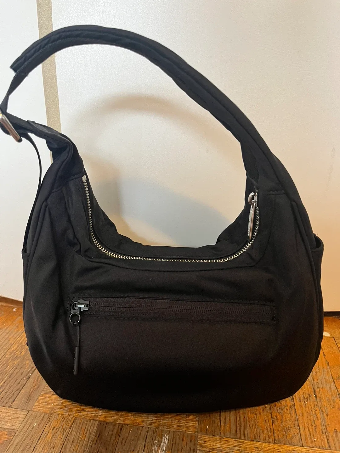 Lululemon Black Nylon Shoulder Bag image indicator(2)